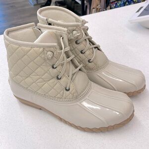 So cream waterproof duck boots, size 11